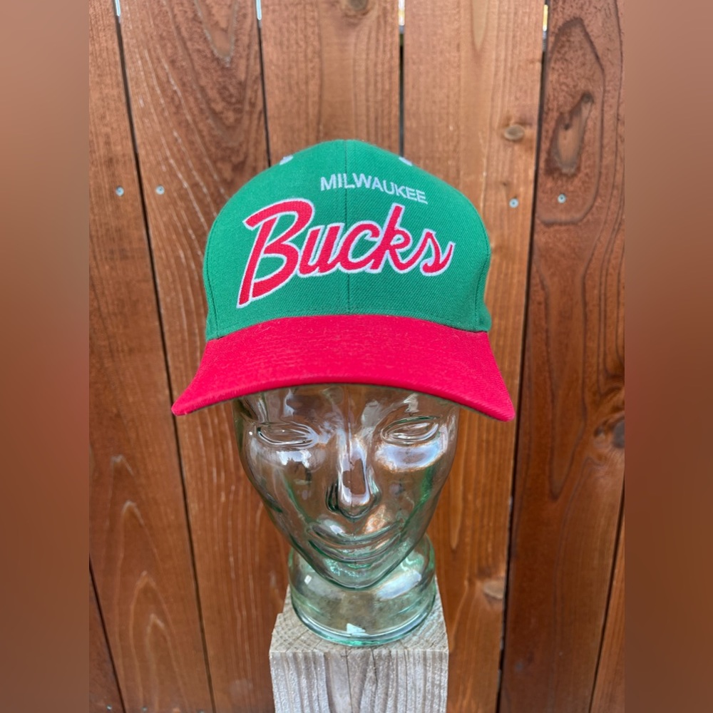 Milwaukee Bucks Mitchell & Ness SnapBack Hat